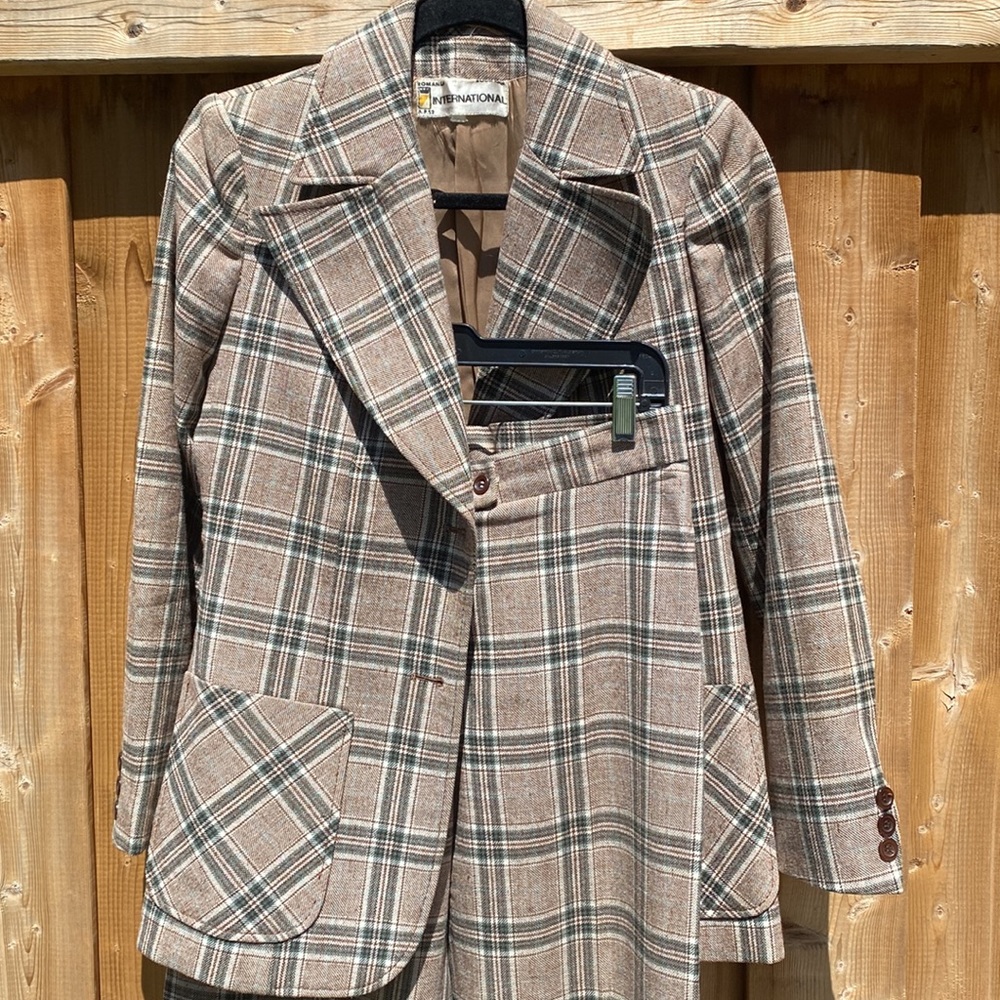 VINTAGE plaid suit